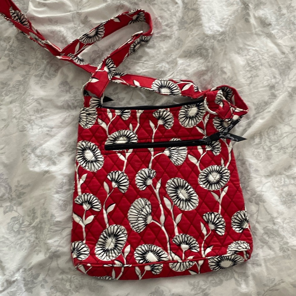 Retired Vera Bradley Deco Daisy Hipster Crossbody